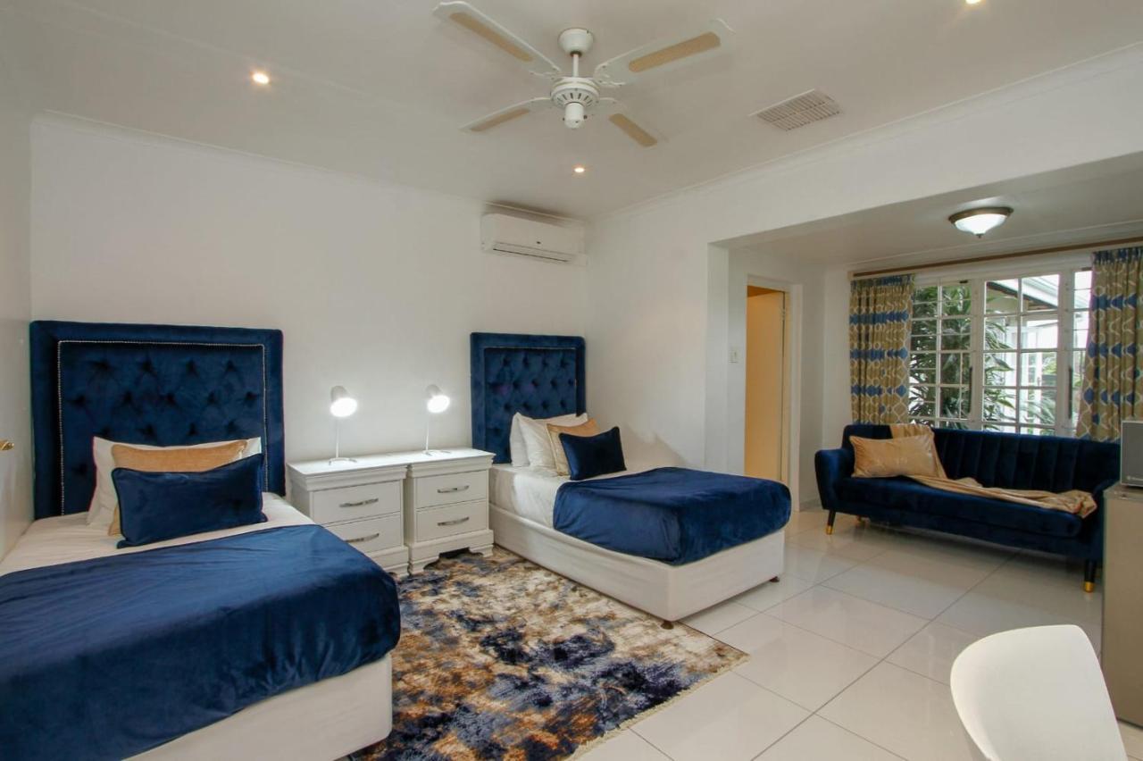 Blue Waves Lodge อัมลังงา ภายนอก รูปภาพ