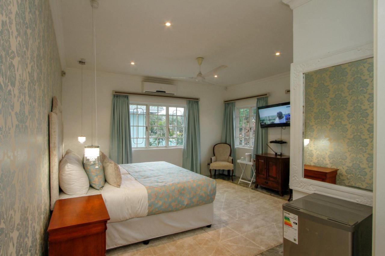 Blue Waves Lodge อัมลังงา ภายนอก รูปภาพ